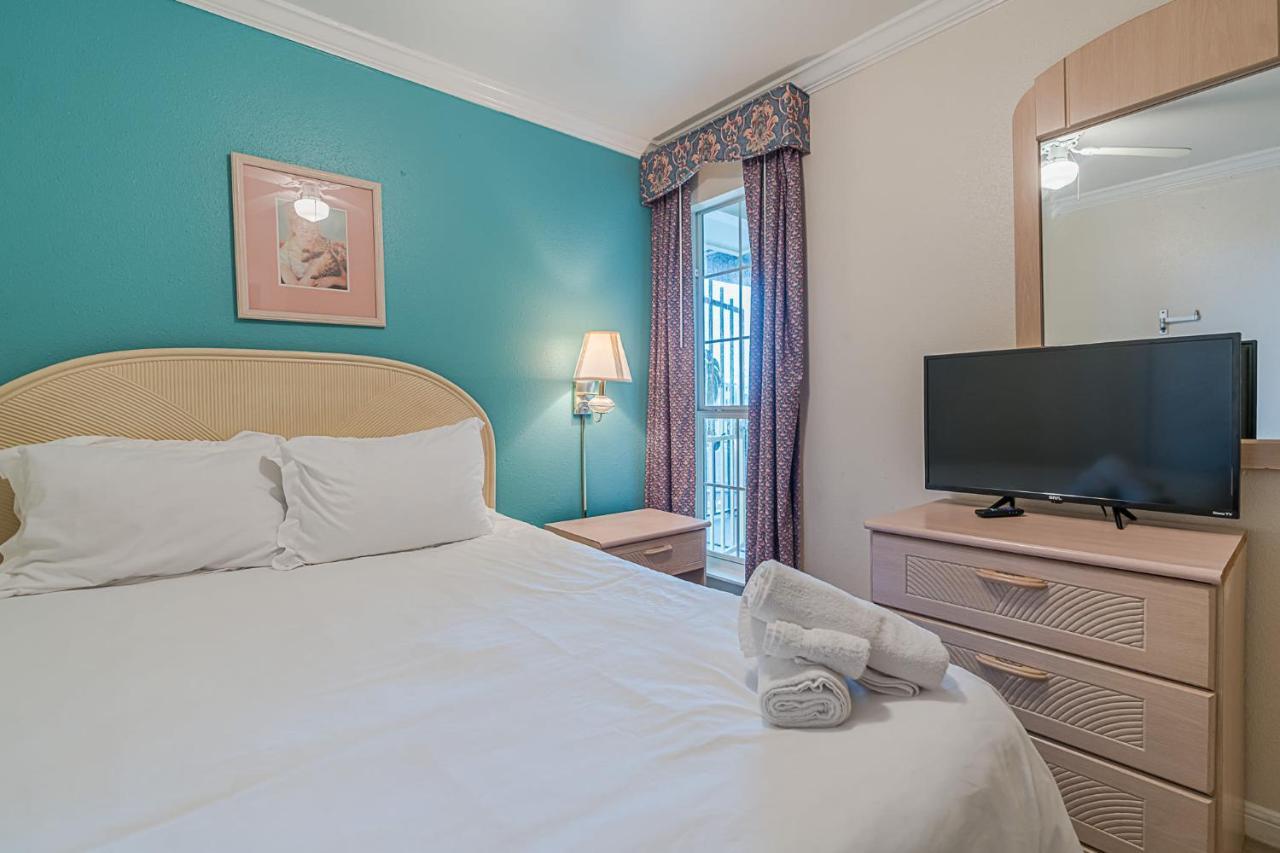 Beachside Bungalow With 2 Pools Hotel Galveston Exterior photo